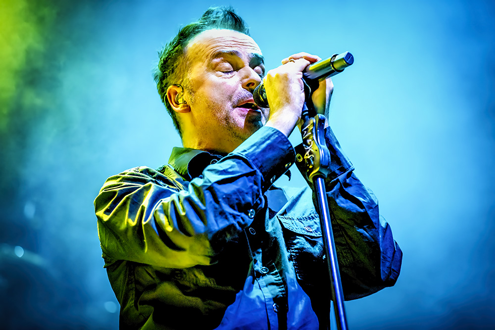 Blind Guardian Z Live cantante micro