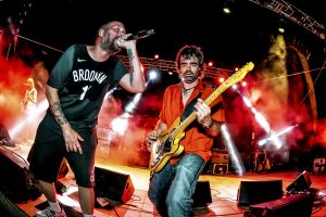 Cantante y bajista de Riff Truckers