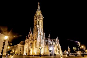 Iglesia de Matías por la noche