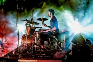 Batería de A Contra Blues tocando en Torreperogil