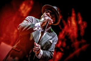 Big Daddy Wilson cantando en el Afro Blue Festival