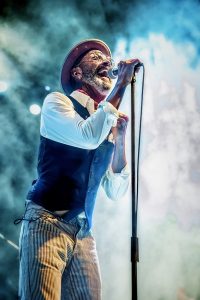 The Reverend Shawn Amos durante su concierto en el Blues Béjar Festival 2022