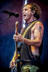 Gavin Rossdale al frente de Bush durante su actuación en el Rock Imperium 2022