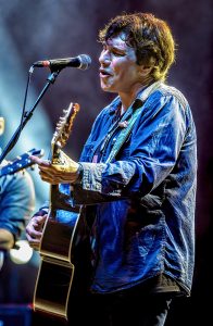 Eric Martin actuando en el Rock Imperium Festival