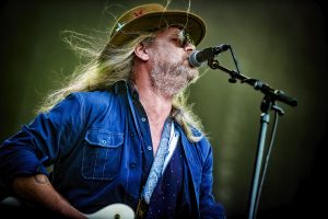 Israel Nash actuando en el Azkena Rock Festival 2022