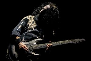 Lacuna Coil Z Live guitarra sombras