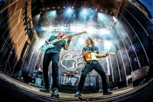 The Winery Dogs en directo en el Rock Imperium 2023