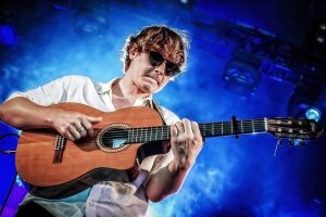 Isaak Roux en directo en la edición 2023 del Blues Peer Festival en Bélgica